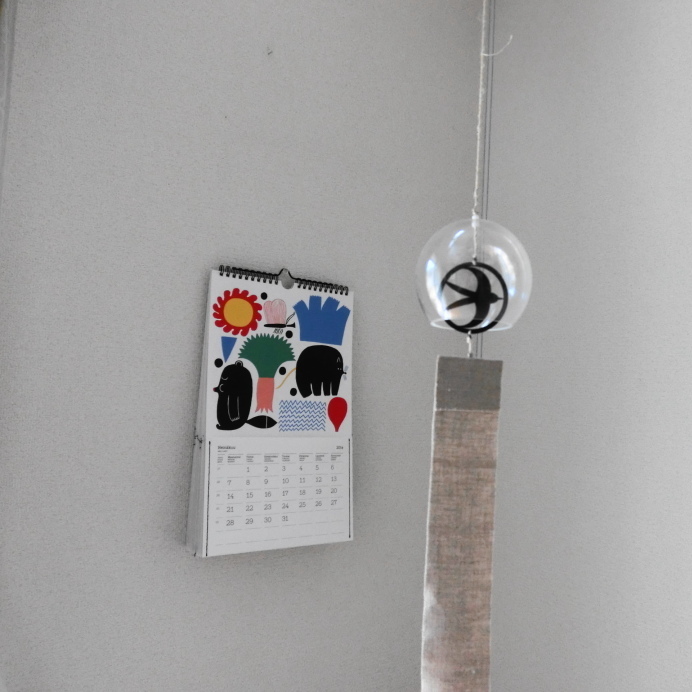 つばめ風鈴とマリメッコのカレンダー