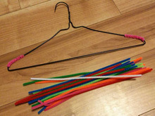 針金ハンガーをズレないハンガーに変える裏ワザ