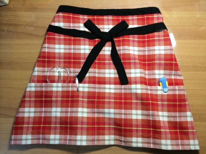 とっても簡単 直線縫いだけ 可愛いカフェエプロン