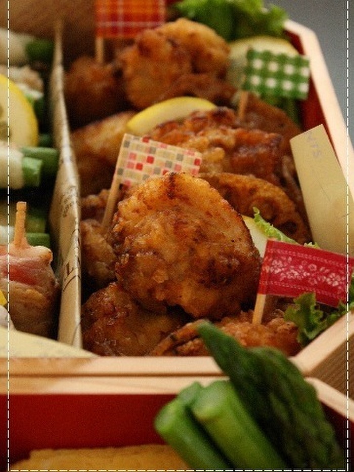 揚げ物はワックスペーパーの上に