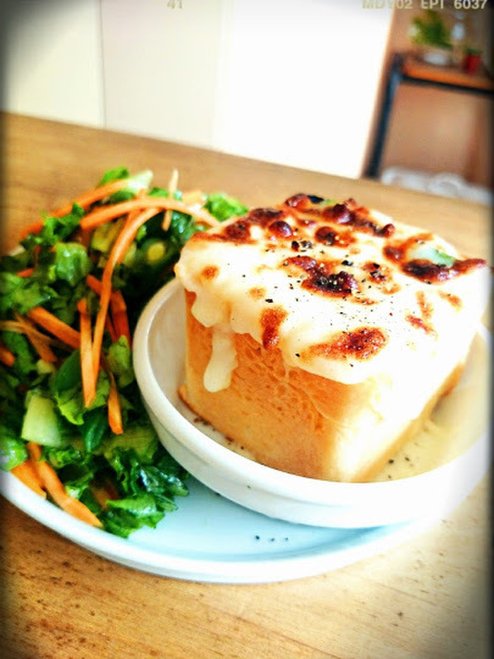 ちび食パンのはしっこで