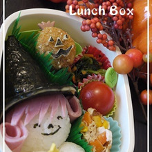 ”魔女のおにぎり”でハロウィン弁当
