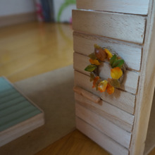 オール100均ドールハウスに扉を付けました