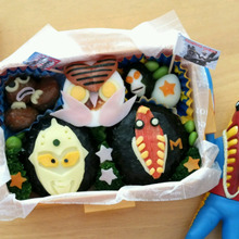 キャラ弁 男の子☆ウルトラセブン&怪獣いっぱい おにぎり