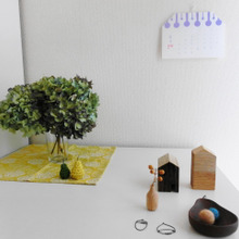 雑貨で玄関をかわいらしく