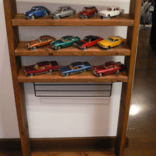 思い出のミニカーがDIYでリビングの主役級インテリアに!