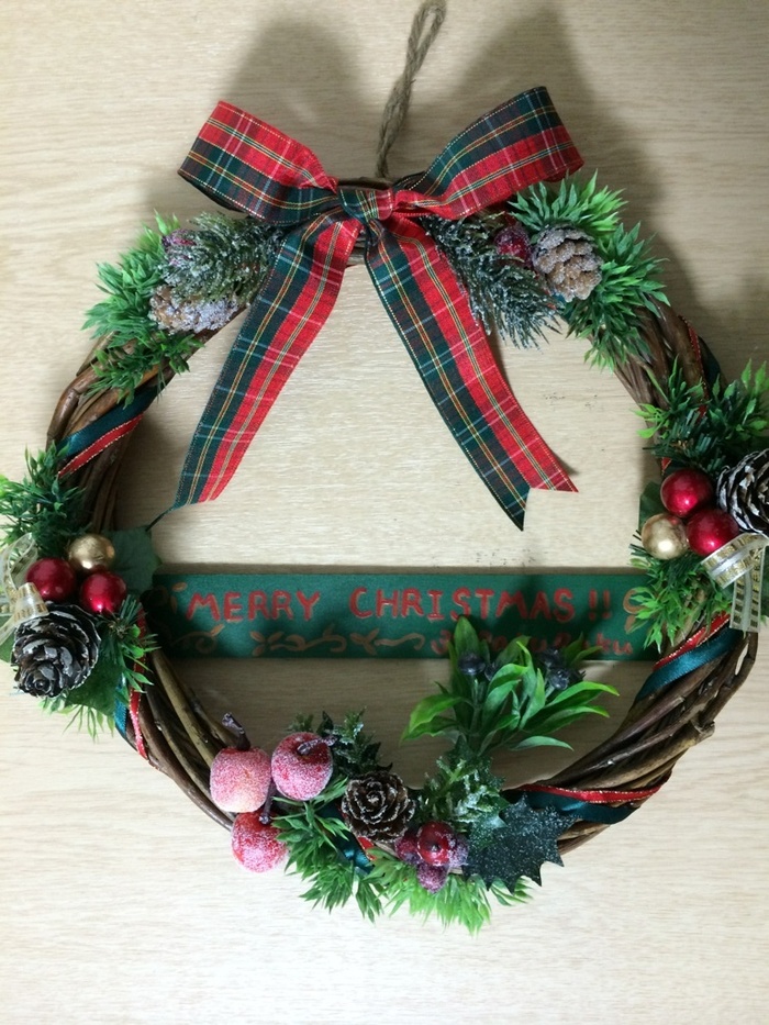 クリスマスリース リボンを効かせて