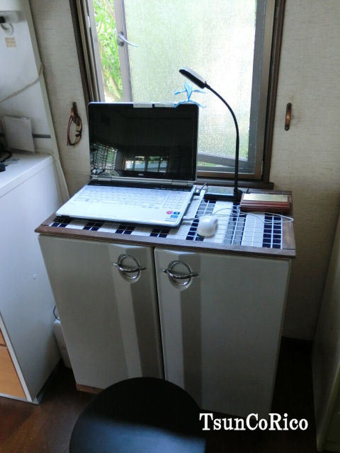 廃材? キッチンの吊戸棚で パソコンデスク!
