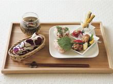 100均のスクエア皿が主役!おうちカフェなおもてなし