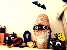 子供と工作♫松ぼっくりでハロウィン飾り