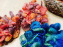 縫わない、編まないでできちゃうモコモコヘアゴム