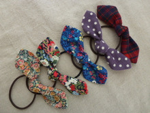 雑貨屋さんに売っていそう!リボンのヘアゴム