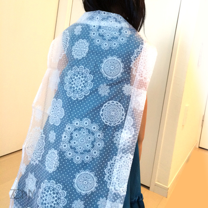 【簡単】ママの服と100均のアイテムでエルサ風ドレスにリメイク