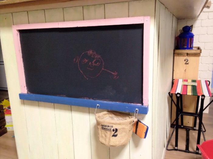 黒板で、子供もよろこぶ空間作り