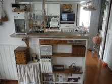 キッチンカウンター下をDIY!手作り収納スペースに♪