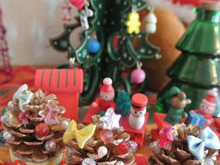 まつぼっくり×ペットボトルのふたで♪とってもかわいいクリスマスツリー★