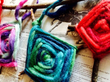 子供と工作♬ 毛糸で簡単クリスマスオーナメントの作り方