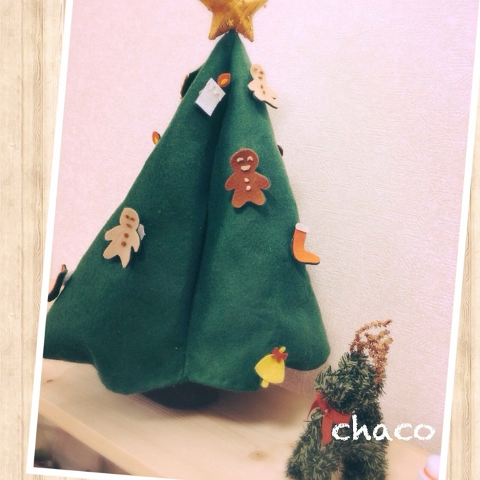 大判100均フェルトでクリスマスツリー(飾り付けもできちゃう♪)