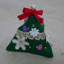 簡単!フェルトで手作りクリスマスツリーを作る方法