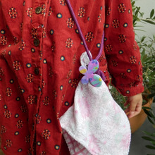 自分で拭ける♪鼻たれ娘のハンカチホルダー♪紐と髪ゴムで超簡単!