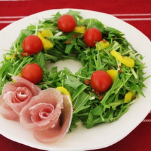簡単*盛るだけ♪クリスマスリースサラダ