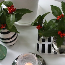 赤い実とキャンドルでクリスマス気分!