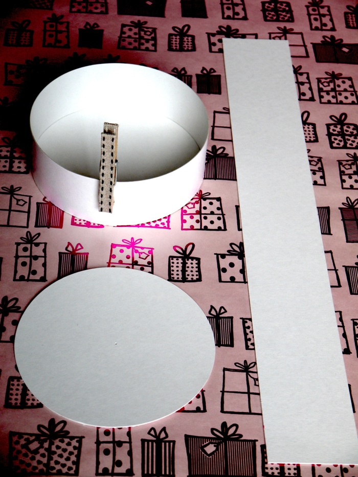 ▶上の厚紙を使って箱を作る方法