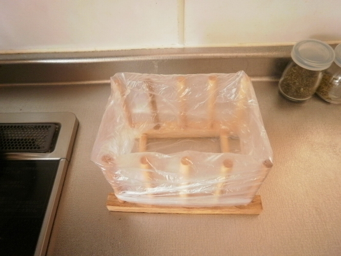 生ゴミも100均ディッシュラックを使って。