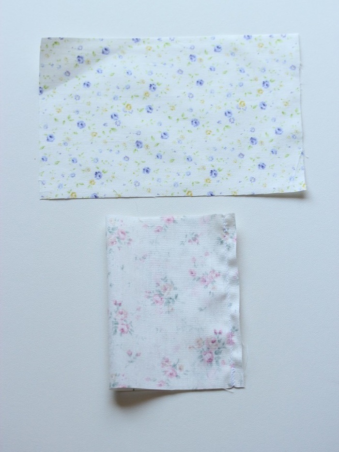 生地をカットして中表に折って、直線縫い