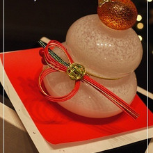 ガラス製!?食べられない鏡餅!