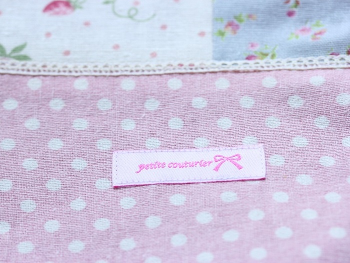 タグ、レースなどは先に縫い付けて