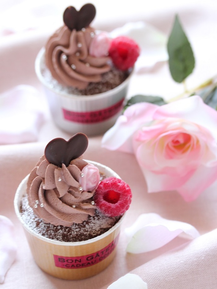 お好みのデコレーションをして完成