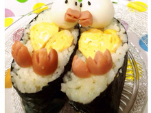 結婚記念日のお弁当に〜☆  仲良し デコおにぎらず