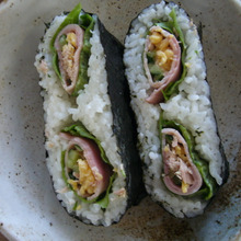 家にある材料で!簡単サラダ巻きおにぎらず
