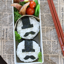 お弁当も男前?簡単ヒゲおにぎりの作り方