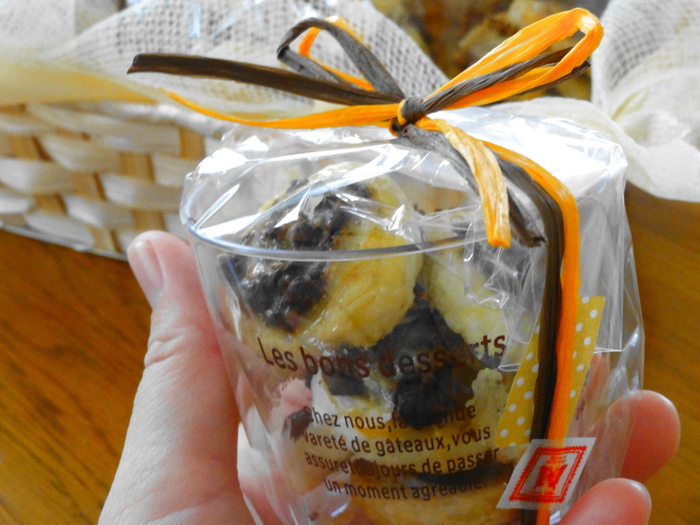 壊れやすいスイーツはカップにラッピング♪