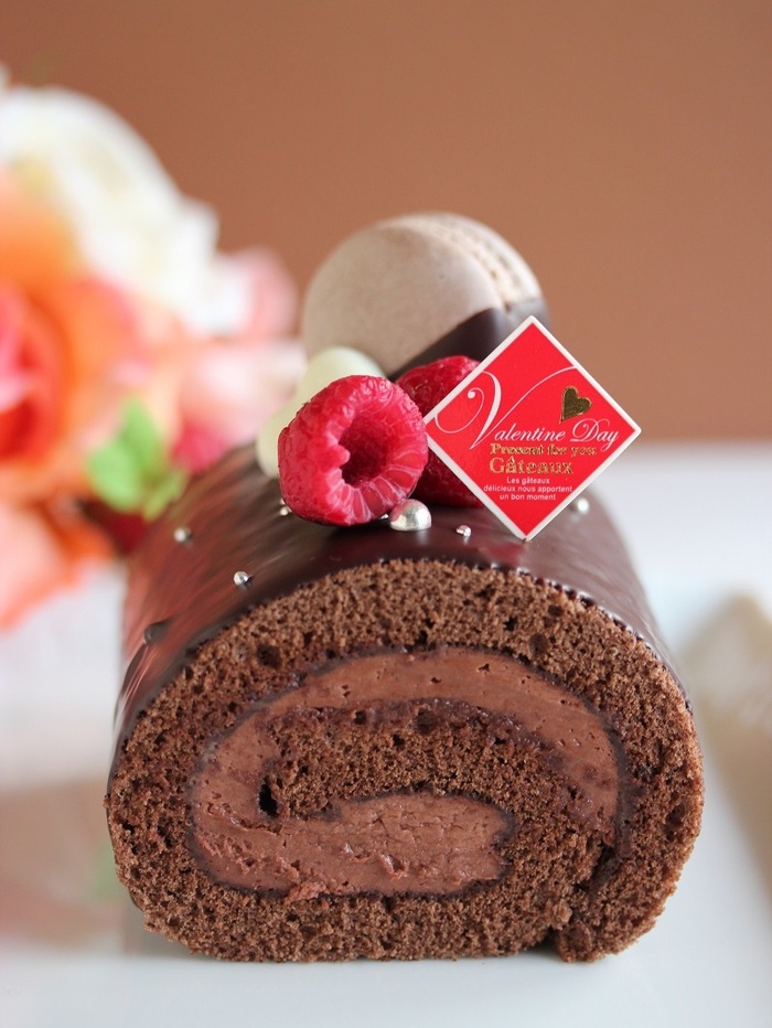 バレンタインチョコロールケーキ ~コーティング用チョコで手軽に☆