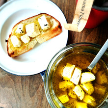 簡単!おしゃれ!チーズのオイル漬け作り方アレンジ色々