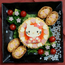 和装キティでお雛様デコの寿司ケーキ♪