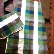 100均ランチマットで子供用エプロン