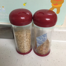 たくさん入る☆3種類の穴☆セリアのスパイスボトル