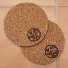 オリジナルスタンプをコースターにポンッ