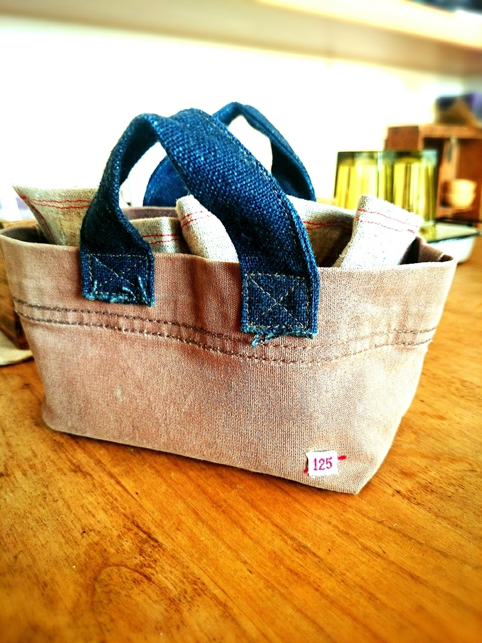 ちっちゃくなったズボンの裾 ミニトートにリメイク
