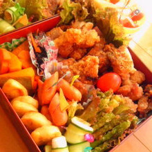 簡単なものばかり入れた幸楽弁当♪