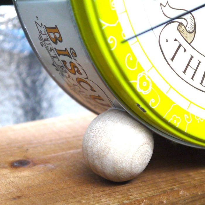 脚を付けてコロコロ防止を。