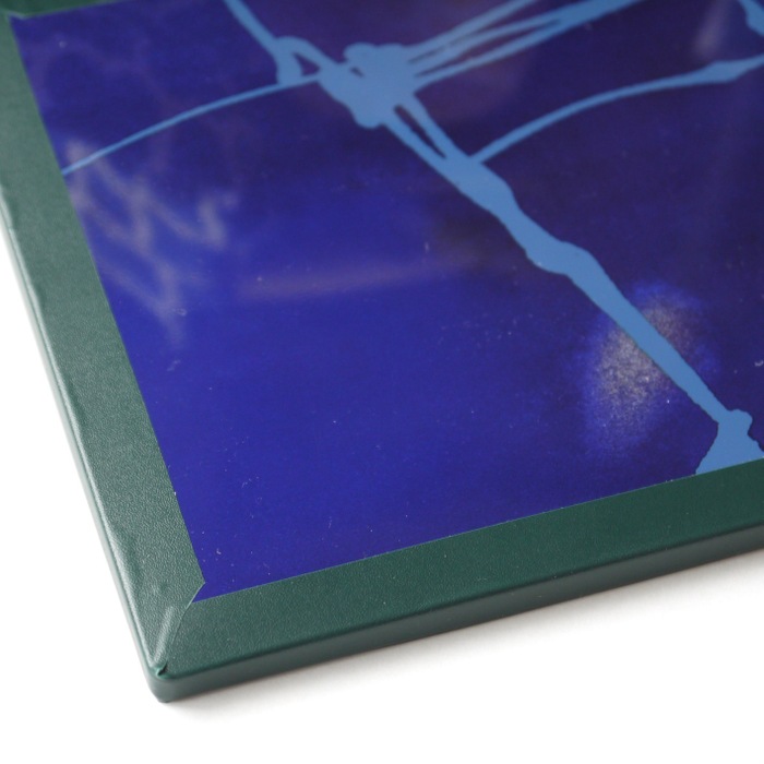 フタはまず、側面を。