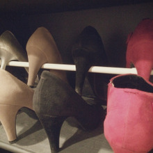 つっぱり棒1本で2倍になる靴収納〜