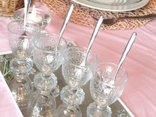 100均の鏡とシャワーカーテンで、春色テーブル作りました♪