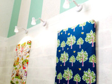 可愛くて使える!ダイソーミニライトでギャラリー空間