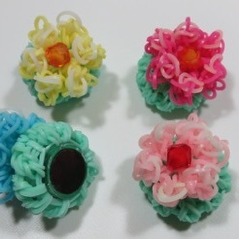 RubberFlower:花をつけて華やかに